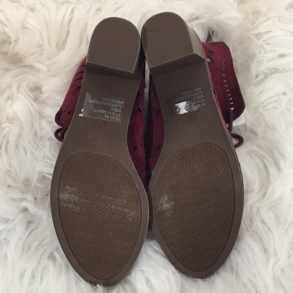 Breckelles Gabby-11 Faux Suede Peep Toe Perforated - Picture 10 of 11